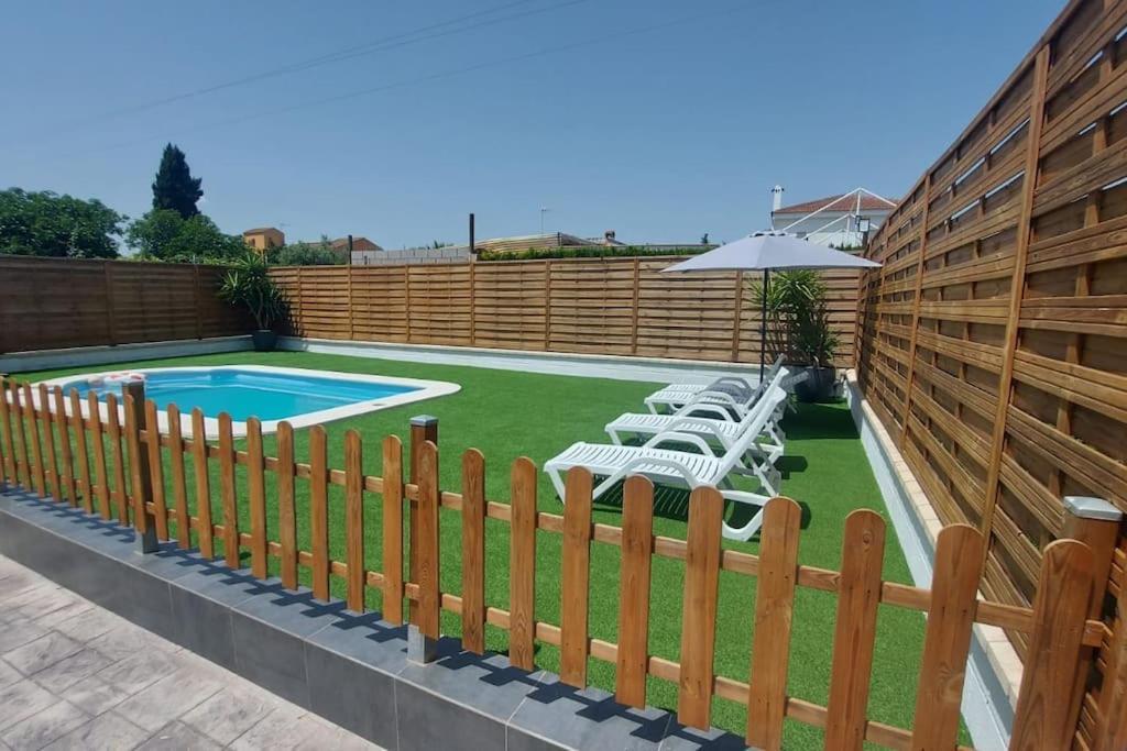 Chalet En El Aljarafe A 15 Min De Sevilla מראה חיצוני תמונה